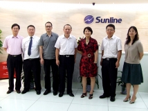 南山區(qū)政府常委、副區(qū)長羅敏一行蒞臨長亮指導工作